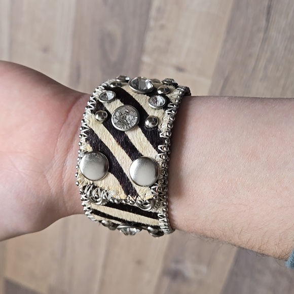 Faux Hide Cuff - Picture 7 of 7